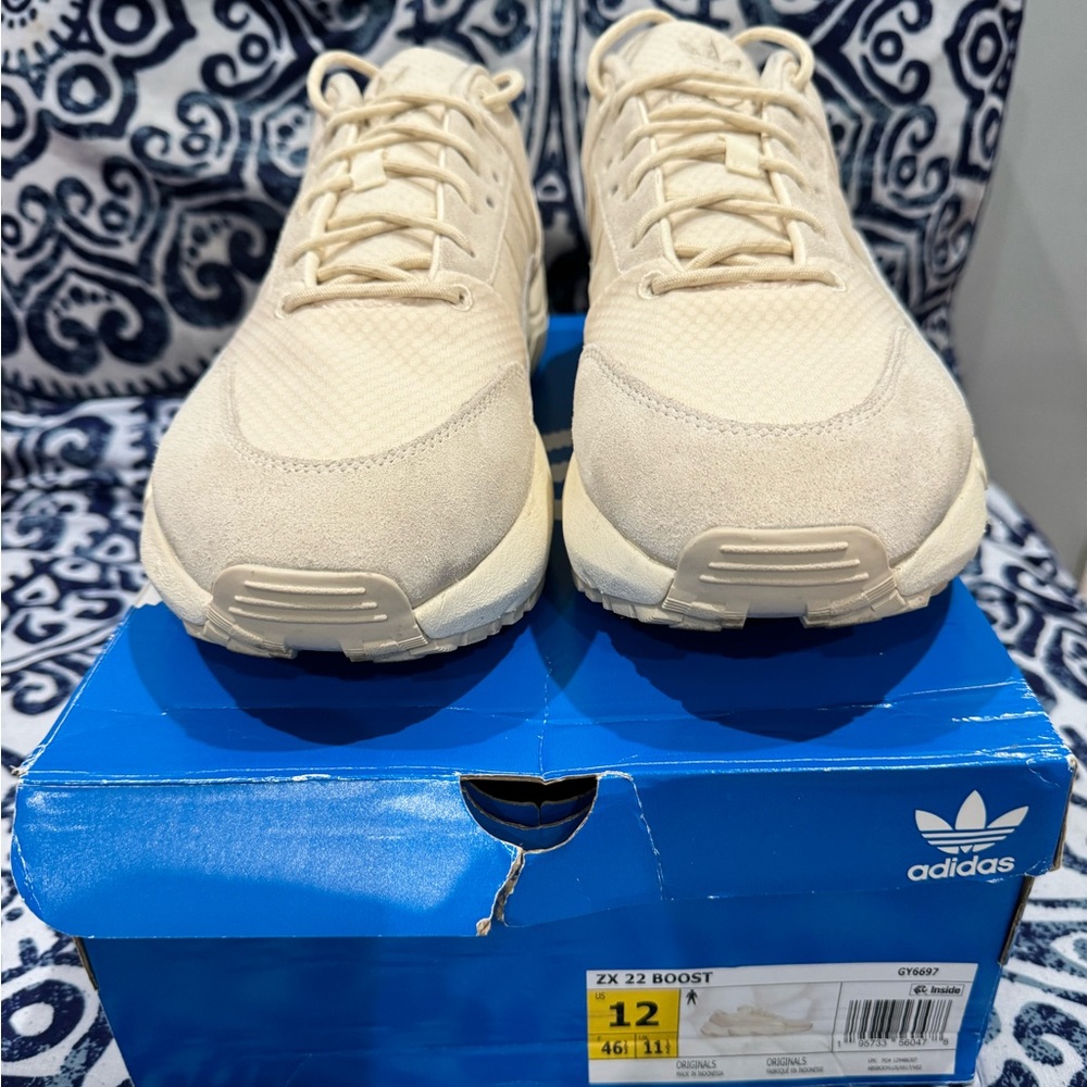 ADIDAS - Picture 2 of 7